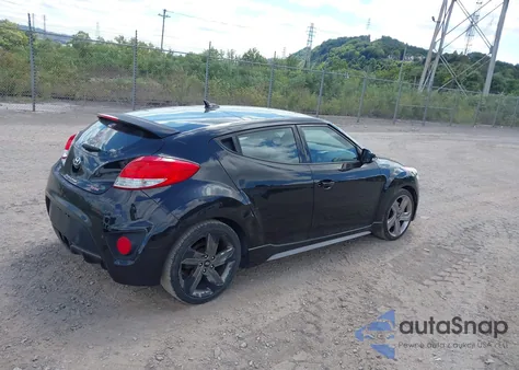 2015 Hyundai Veloster Turbo z USA, uszkodzony, nr VIN KMHTC6AE8FU237673